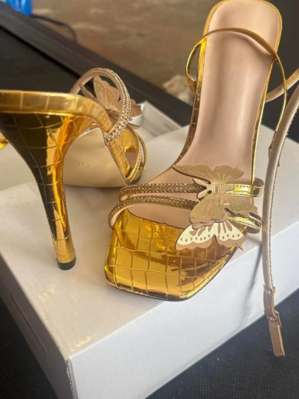 SHEIN Women's Gold Courts